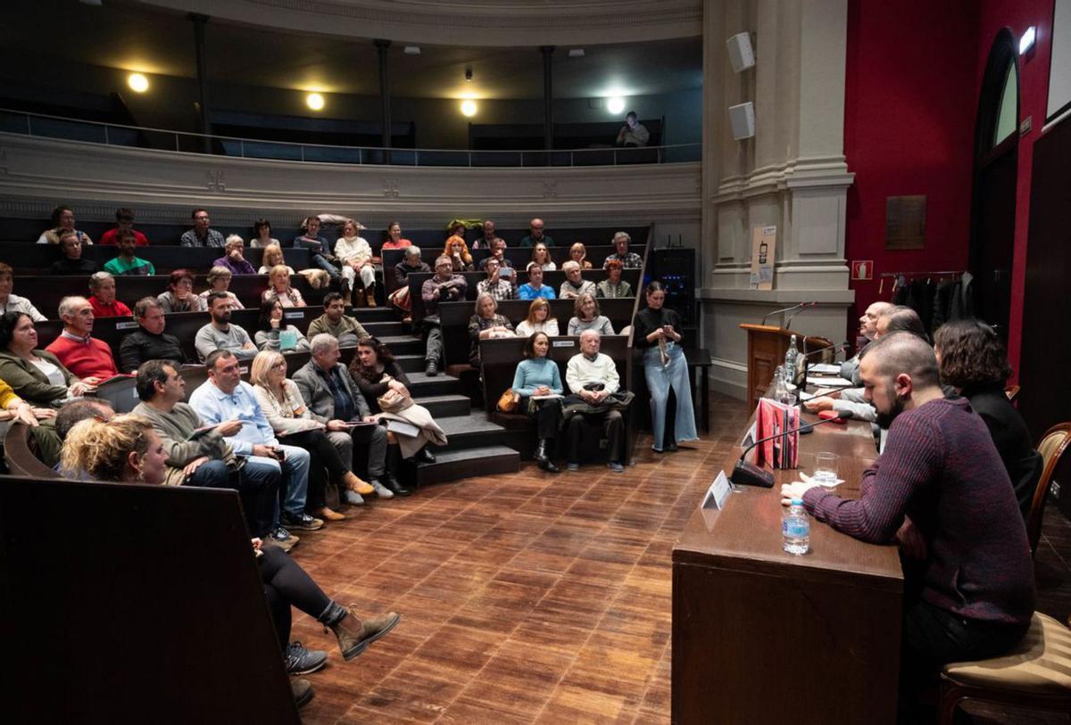 La presentación de ‘Amonites’ fue en el paraninfo de la Universidad de Zaragoza. | PABLO IBÁÑEZ