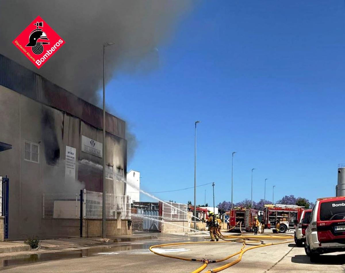 Un incendio de palets en Almoradí