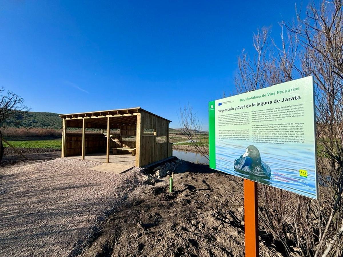 Observatorio de aves y nueva señalética en el lugar.