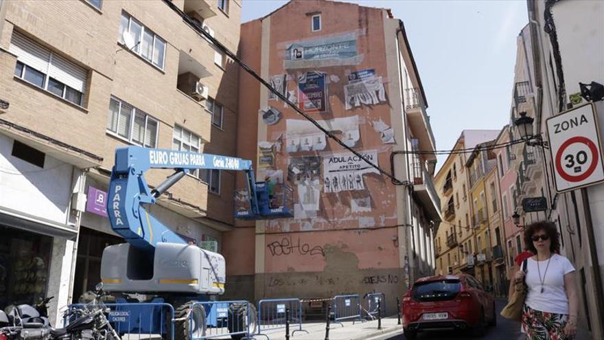 El arte contemporáneo vuelve a la calle de Cáceres con grandes formatos y una agenda viva