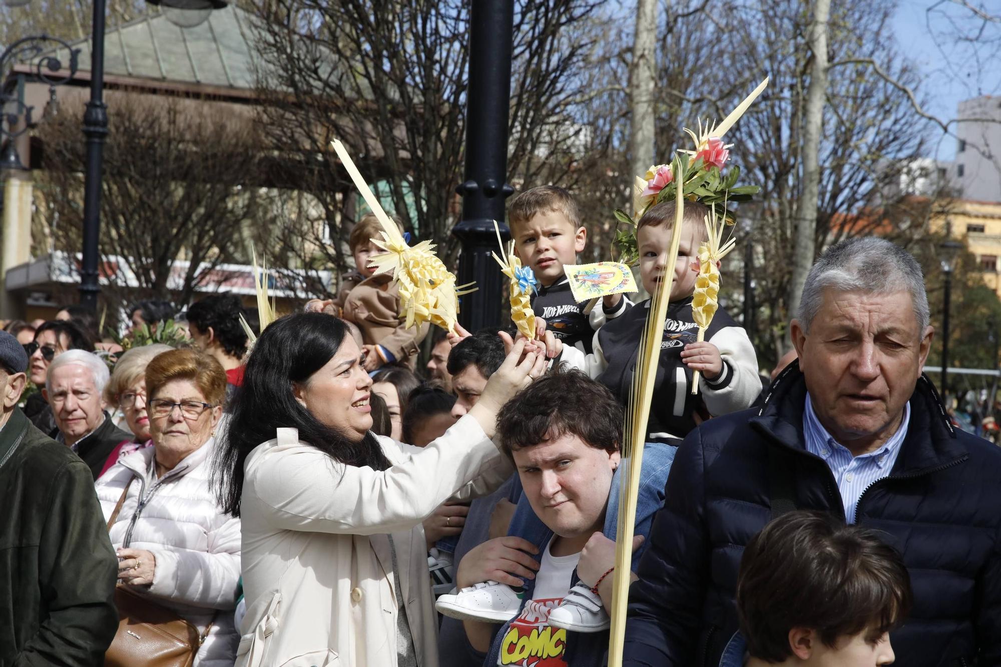 EN IMÁGENES: Gijón procesiona para celebrar el Domingo de Ramos
