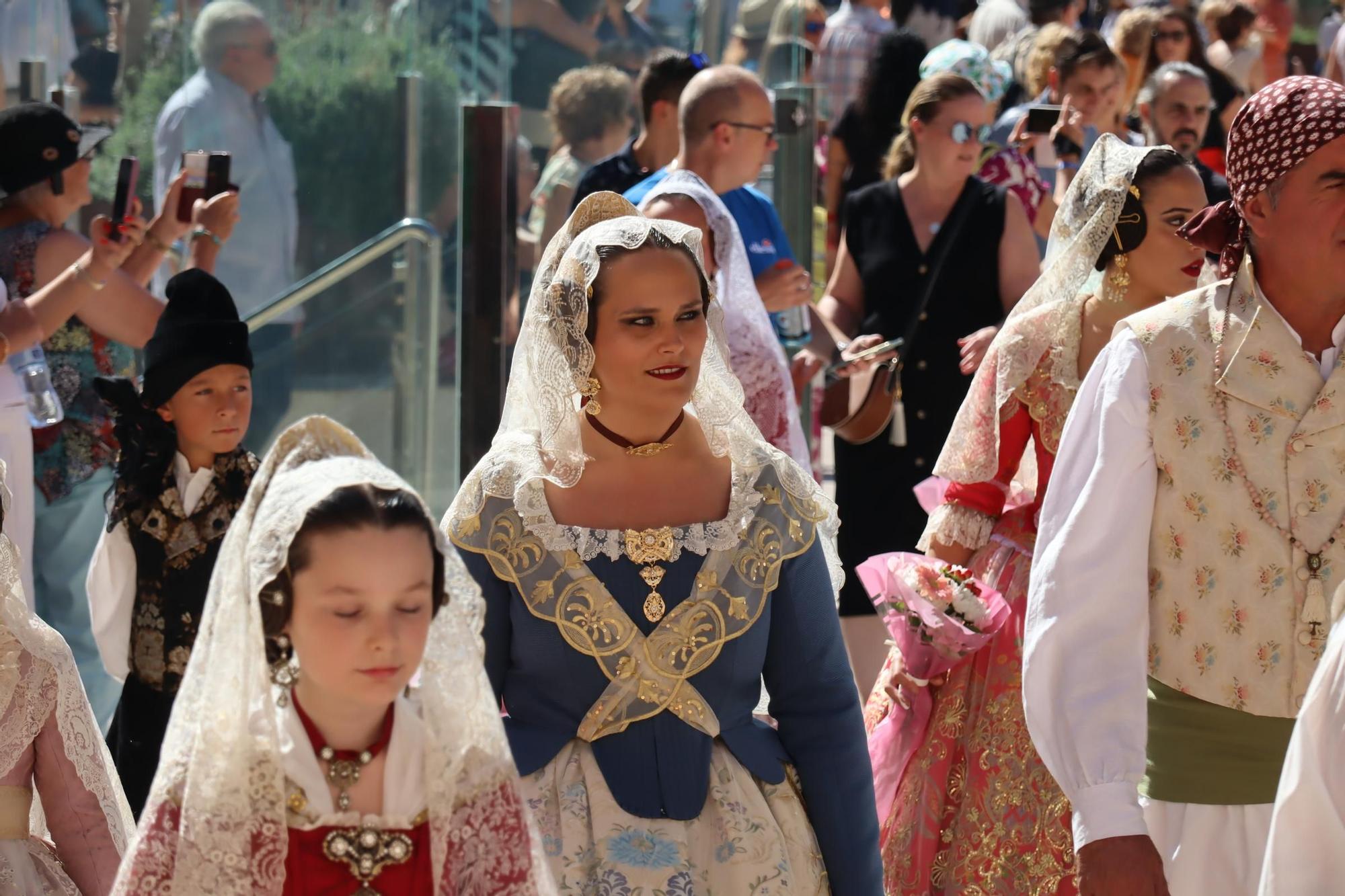 Una Ofrenda en pleno Septiembre con las Fallas del Marítimo