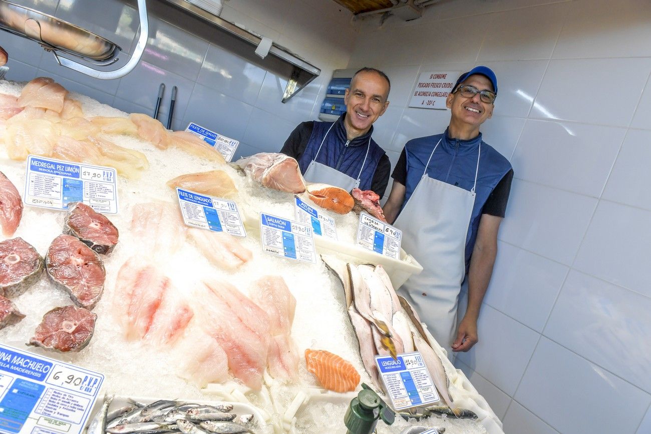 Compras para la cena de Navidad en el Mercado Municipal de Telde