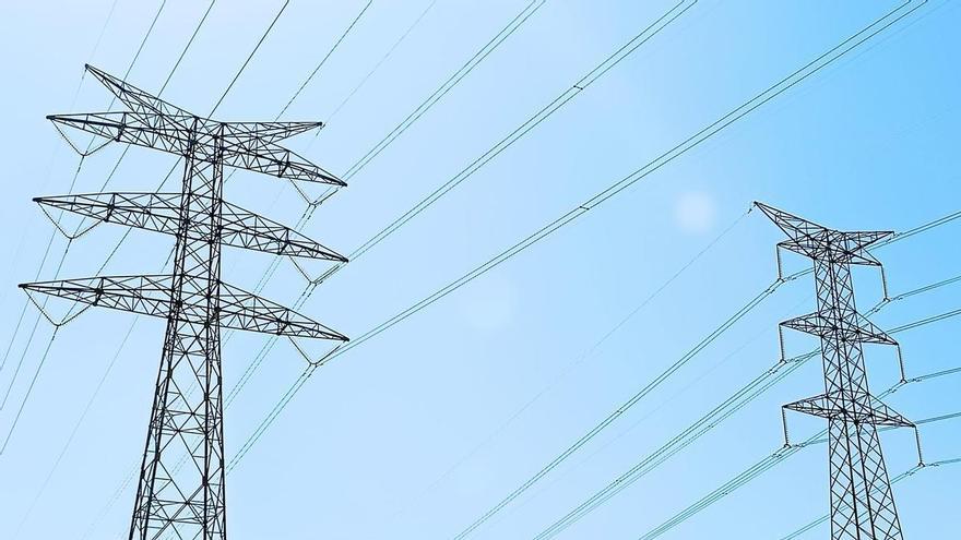 Red Eléctrica цепляется за остановки заводов как за «щит» безопасности: за два месяца распорядилась о стольких же отключениях, сколько за предыдущие четыре года