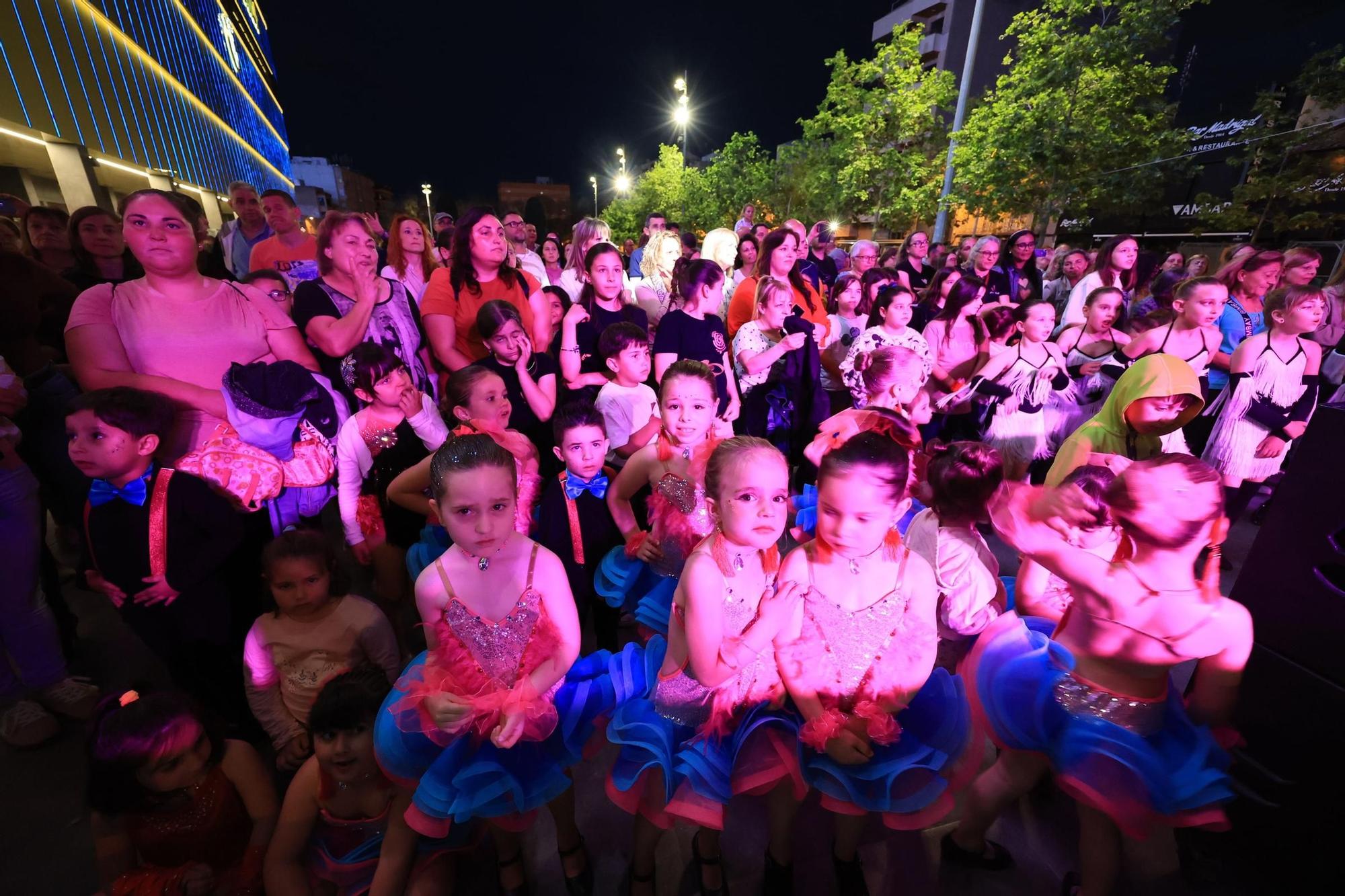 Búscate en la galería de fotos del Macrosopar de Veïns de las fiestas de Vila-real
