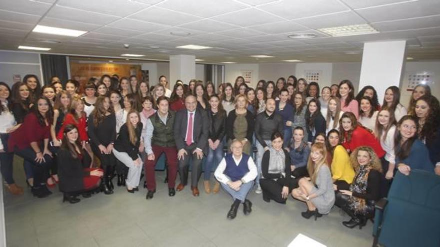 Las candidatas a Bellea del Foc conocen al jurado