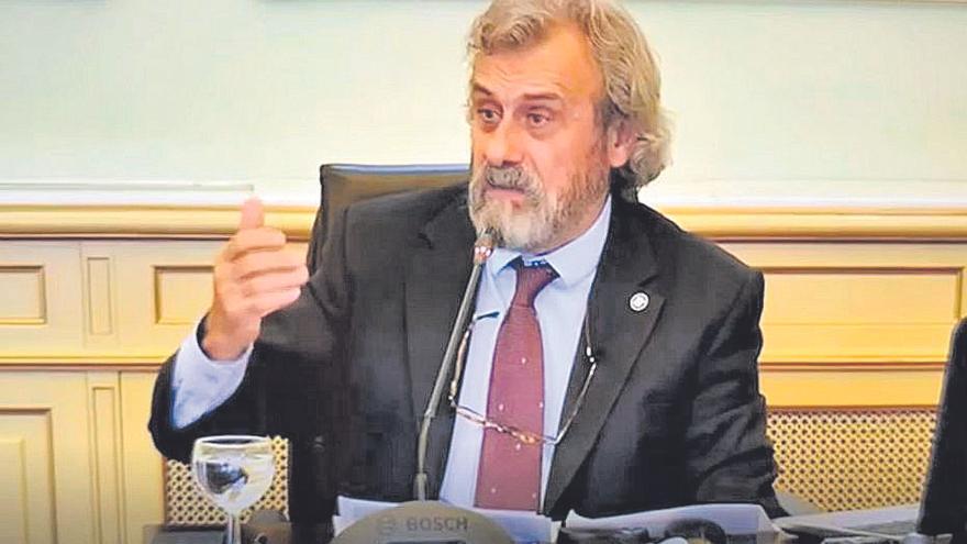 Las declaraciones del presidente del sindicato médico en el Parlament soliviantan a las enfermeras