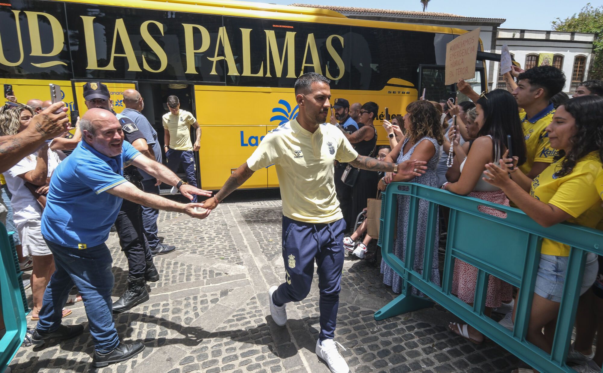 Ofrenda anual de la UD Las Palmas a la Virgen del Pino