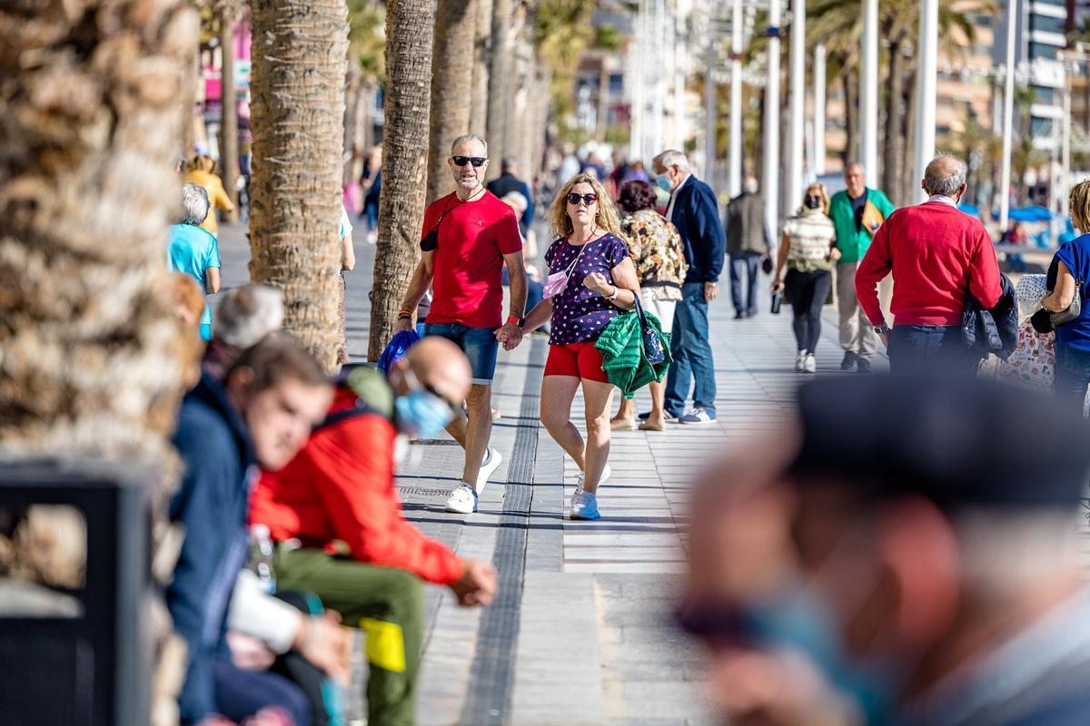 Benidorm se prepara para la invasión de turistas por el puente de diciembre