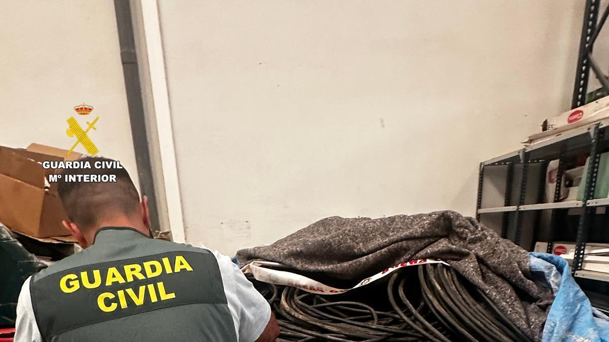 Un agente de la Guardia Civil