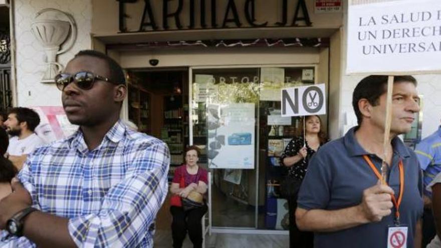 El Tribunal Constitucional suspende la ley del Consell que abre la sanidad a los sin papeles