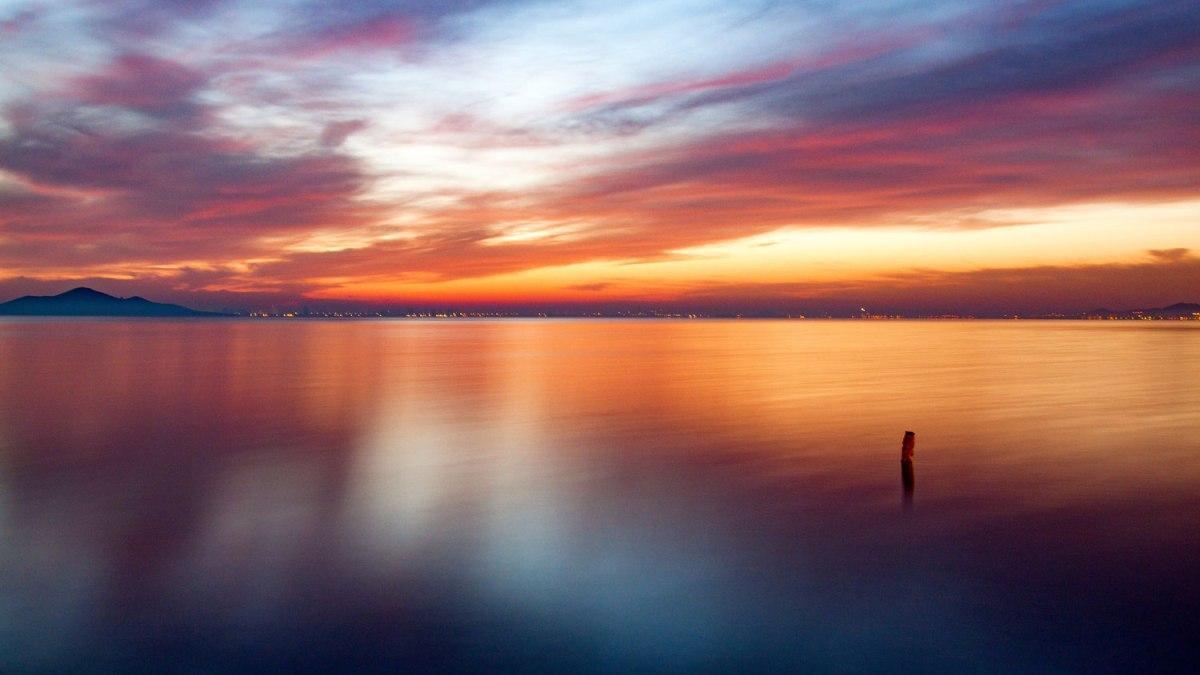 Una hermosa imagen de 'Reset Mar Menor: Laboratori d’imaginaris per a un paisatge en crisi'.