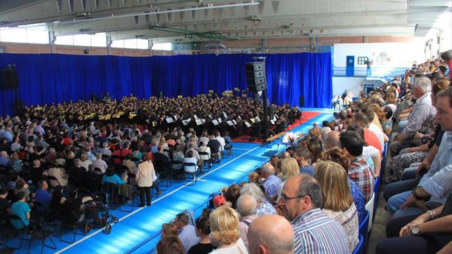 340 músicos llenan el escenario en un concierto para recordar
