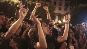 Jóvenes marroquís en una manifestación.