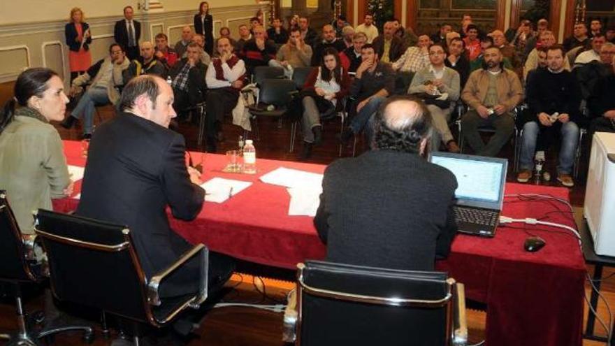 Un momento del sorteo de Copa celebrado ayer en la Diputación. // Rafa Vázquez