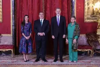 El Rey brinda al presidente de Guatemala el respaldo de España en la nueva etapa tras respetarse la voluntad del pueblo