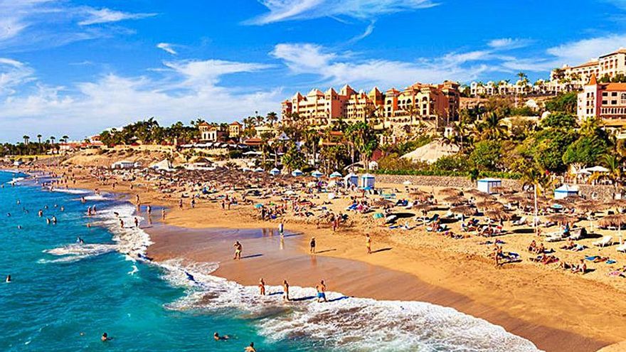 Panorámica de la playa de El Duque (Adeje).