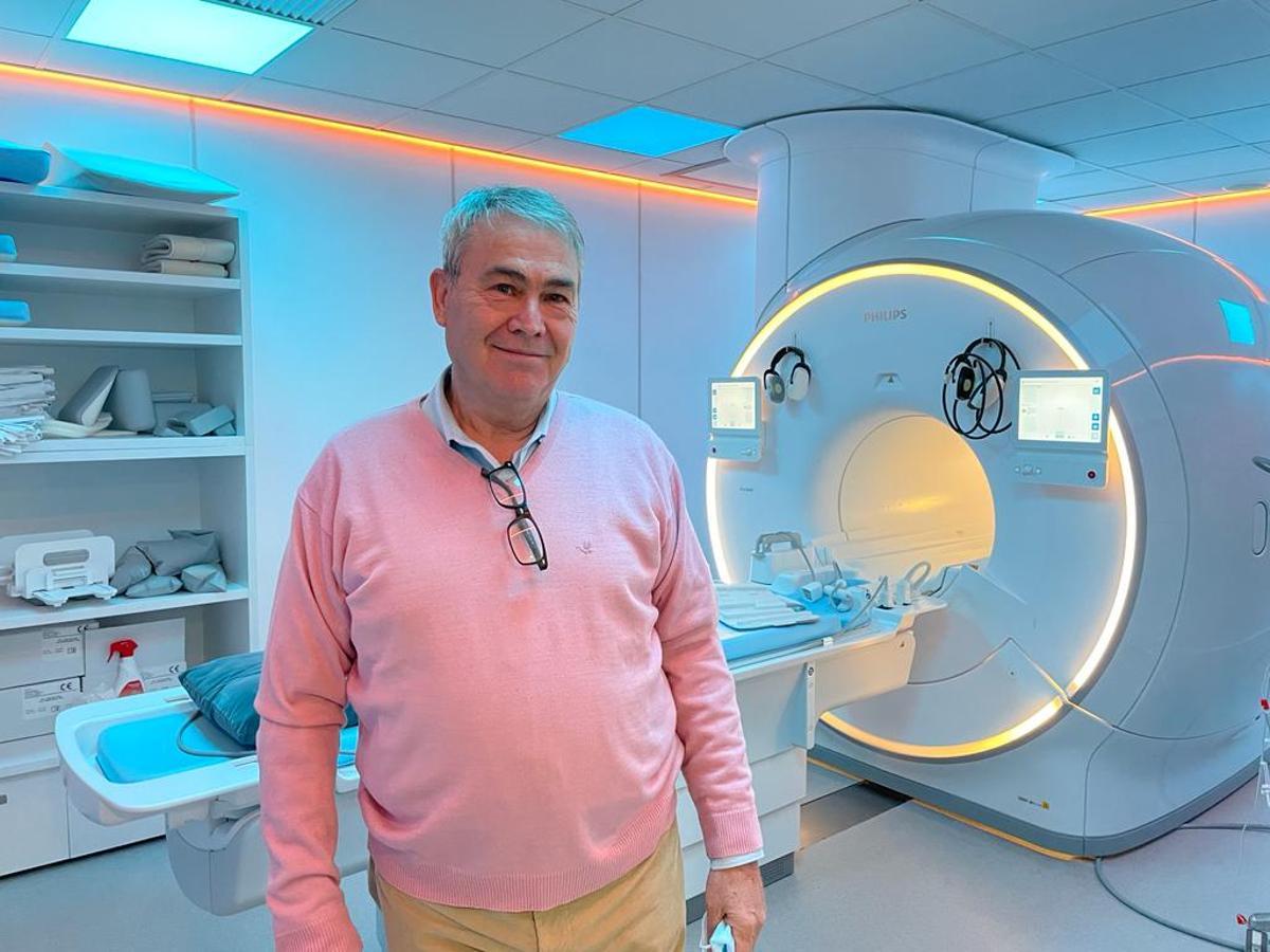 Jesús Marín es uno de los ocho mil pacientes que han pasado por la resonancia magnética Philips MR5300 desde que se inauguró en octubre.