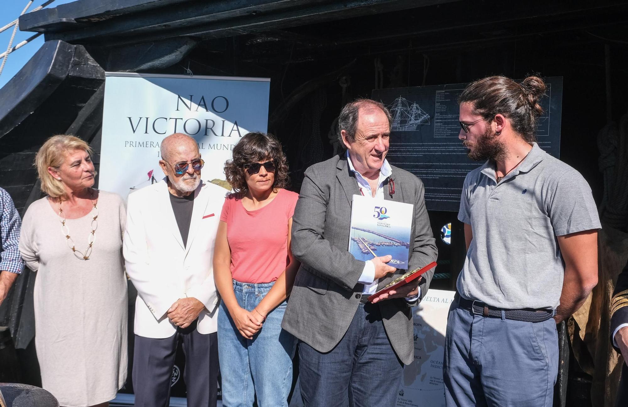 Así es la réplica de la Nao Victoria que se puede visitar desde hoy en el puerto de Santa Pola