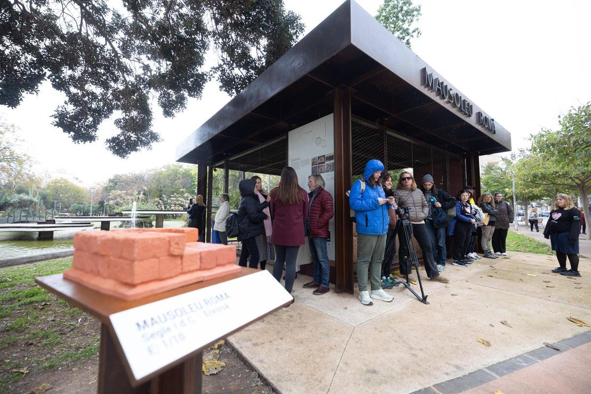 Todas las fotos de la presentación de las mejoras de accesibilidad del mausoleo romano en el Parque de la Paz