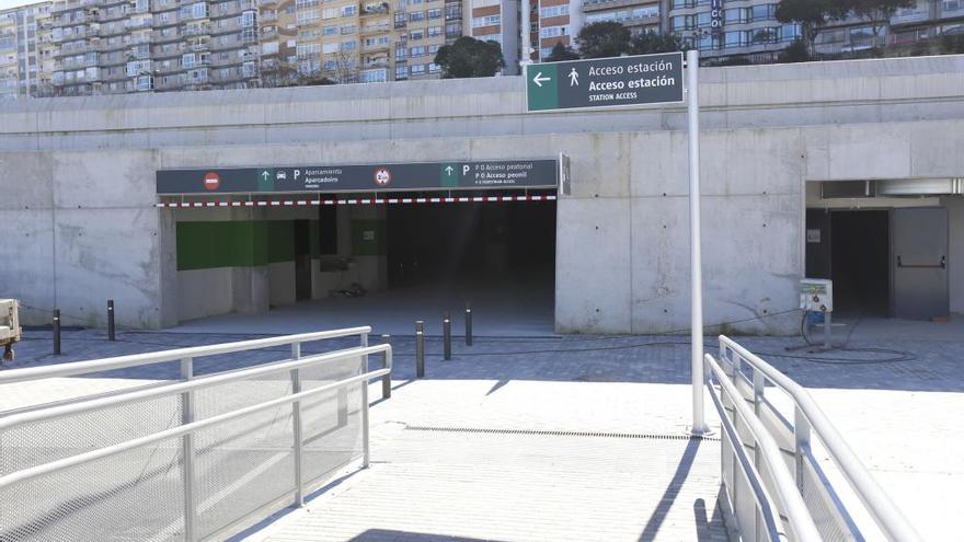 Saba controlael parking de la estación de Urzaiz y de Guixar