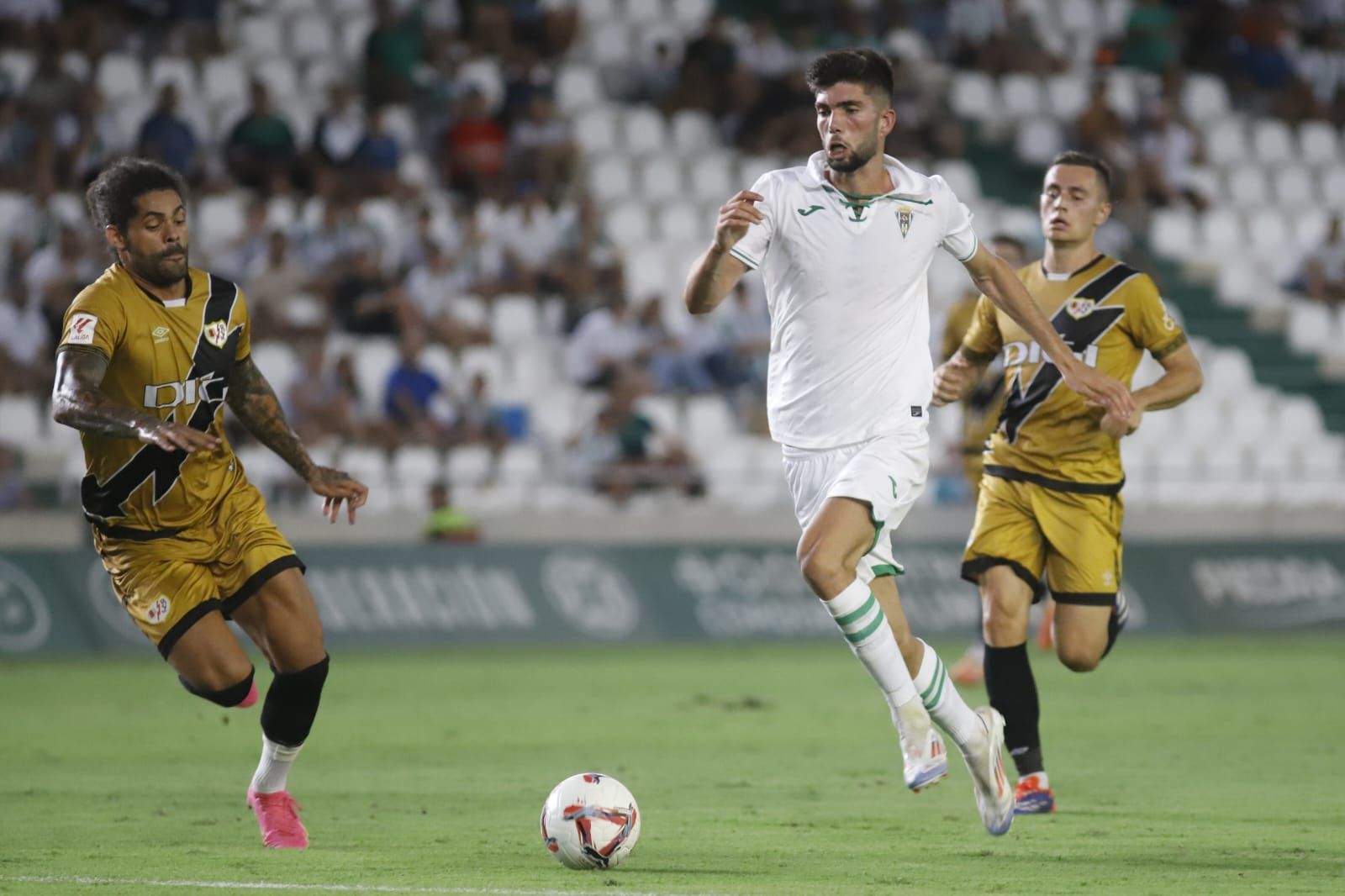 El Córdoba de Segunda se presenta ante su afición