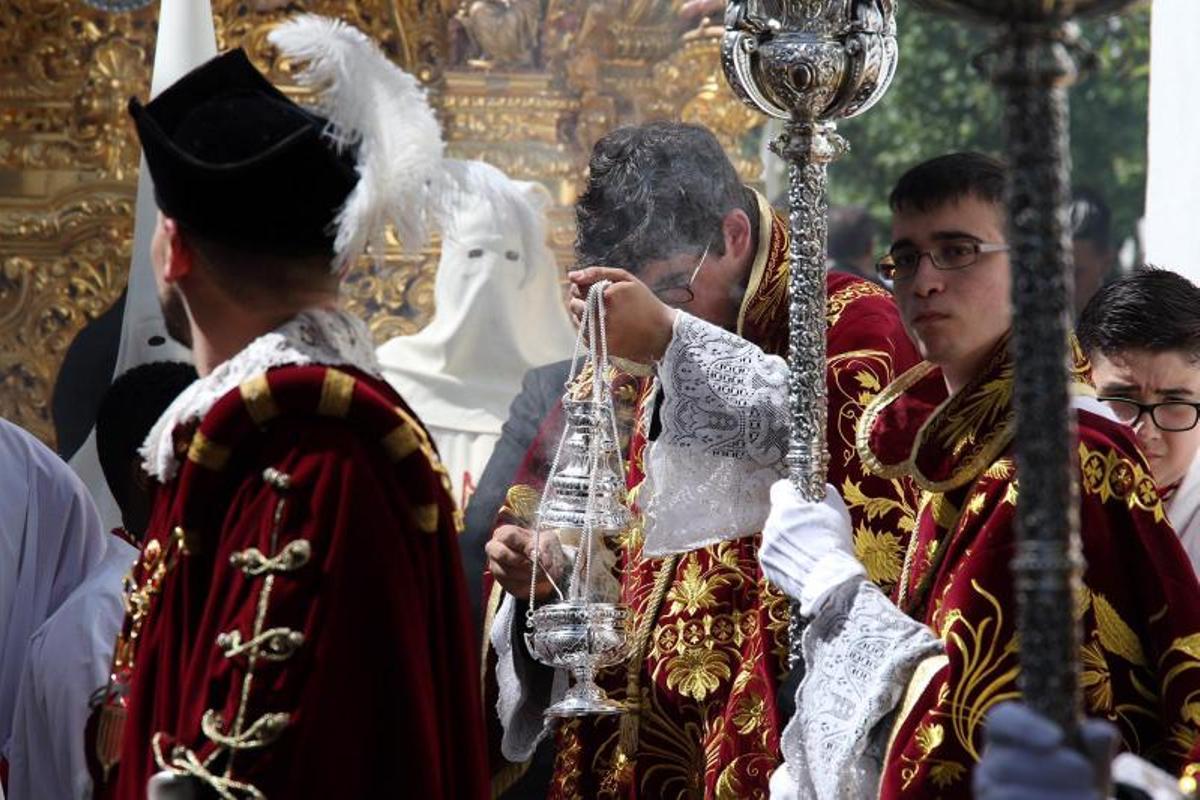 Lunes Santo primaveral para albergar una simbiosis de marchas y silencio