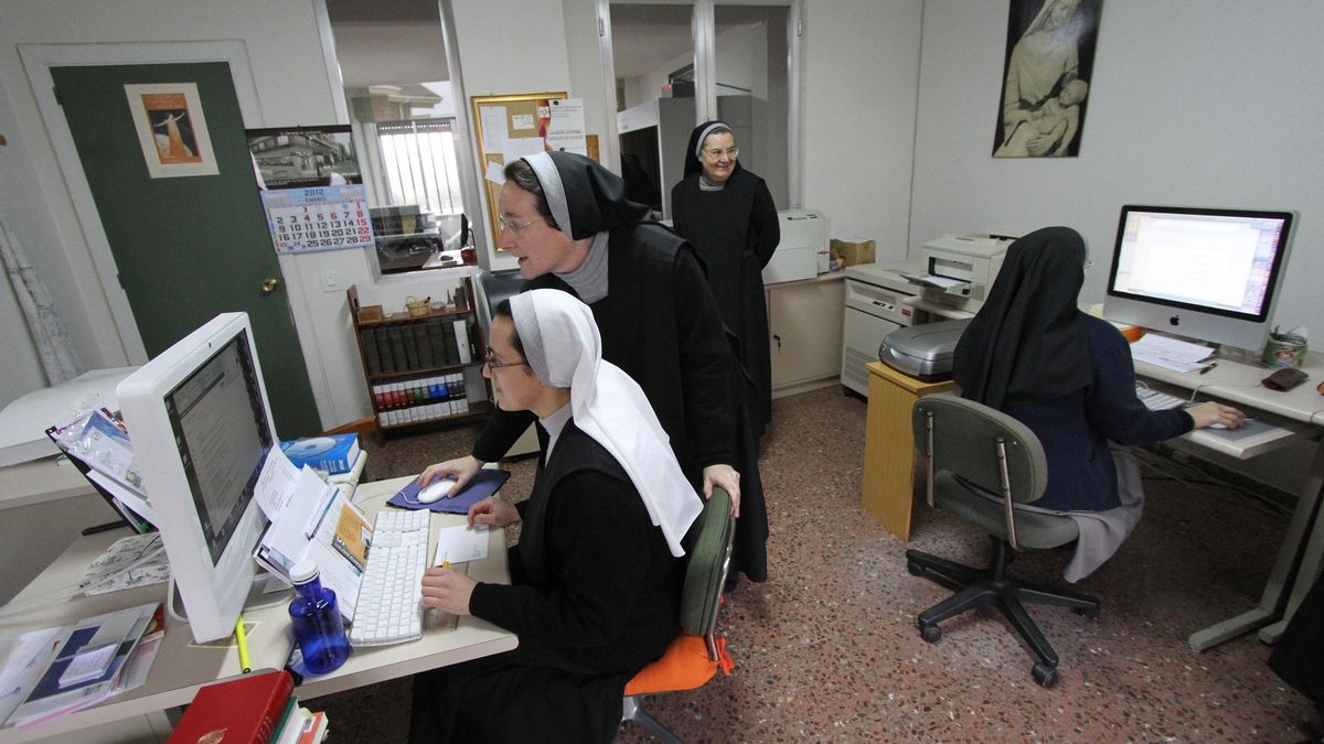 MONJAS BENEDICTINAS DE ZAMORA EN SU TAREA DIARIA