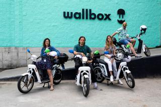 Wallbox se alía con Cooltra para ofrecer 'motosharing' corporativo a sus empleados