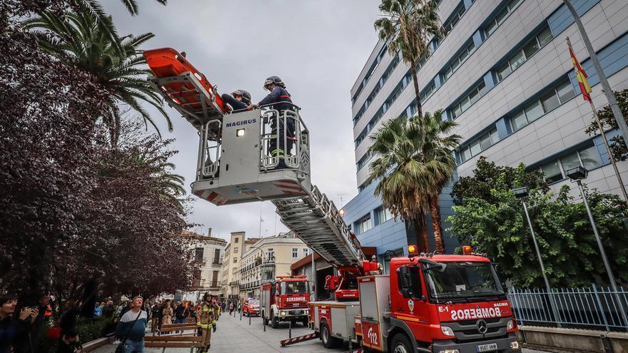 Extremadura extenderá el modelo de oposición unificada a los bomberos