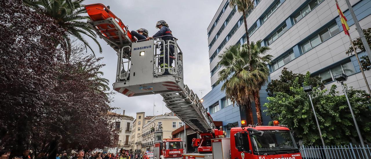 Simulacro de los bomberos en Badajoz, en una imagen de archivo.