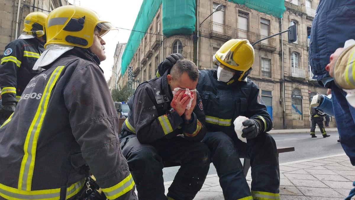 El bombero herido en la protesta ante la Diputación de Ourense.