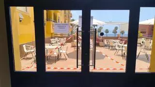 La Policía Local precinta un hotel en Benalmádena con 200 clientes dentro