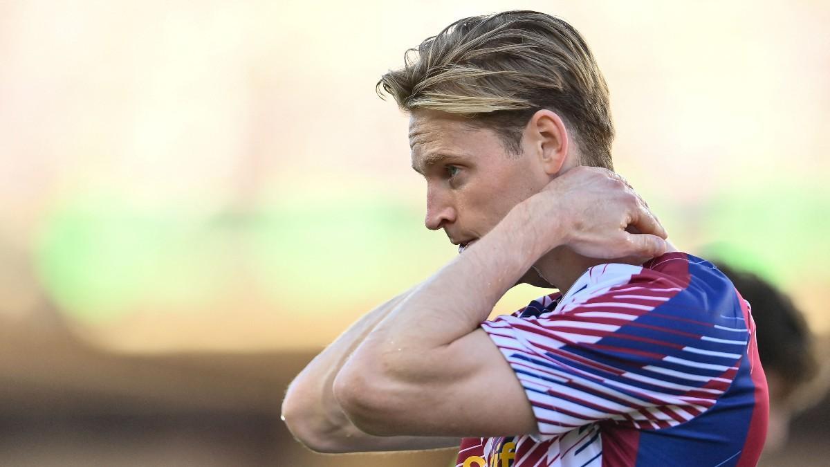 Frenkie de Jong durante el calentamiento del Barça - Celta de Vigo