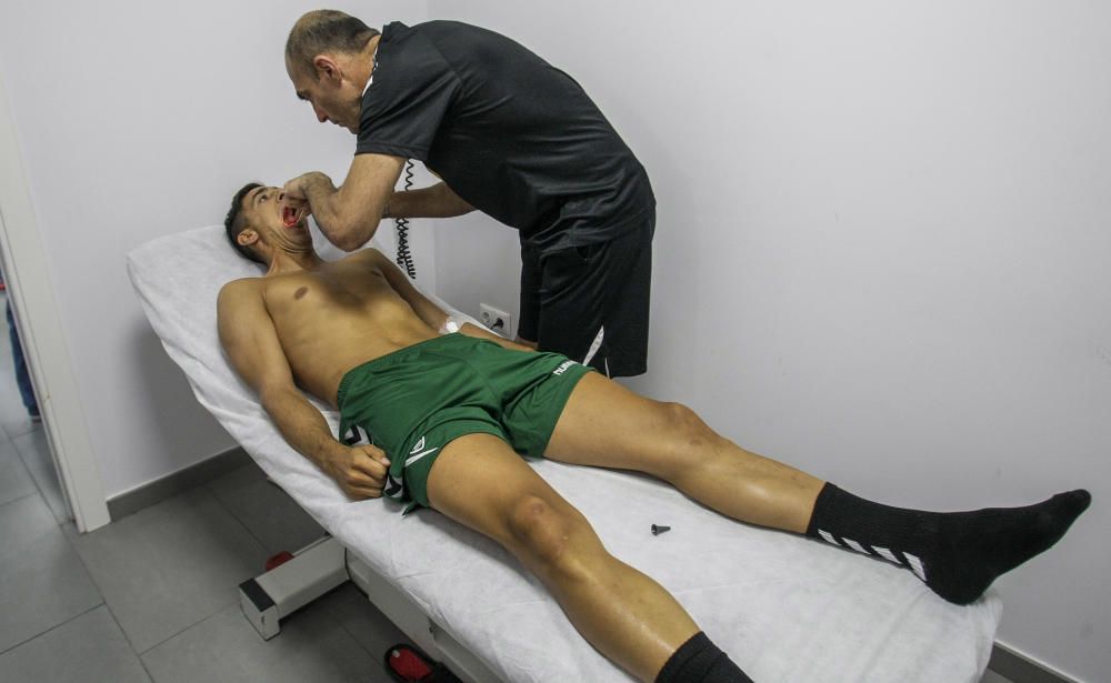 Los jugadores del Elche pasan las pruebas médicas