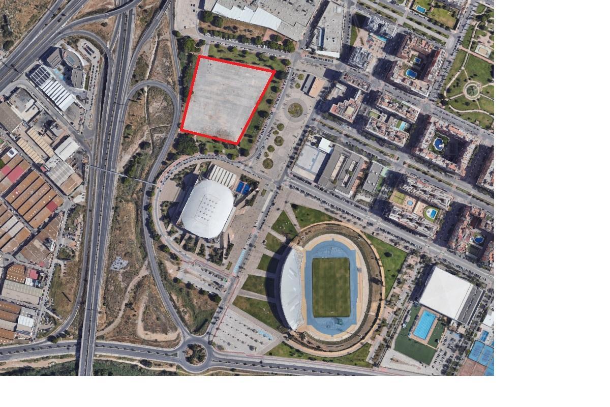 Proyección de un aparcamiento disuasorio junto al Martín Carpena.