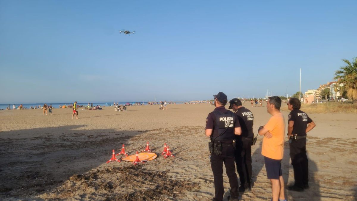 Los agentes "peinaron" con drones los kilómetros y kilómetros de playa de Dénia