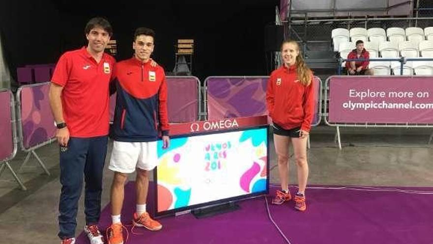 Rafa Vázquez, Tomás Toledano y Elena Andreu, en Buenos Aires.