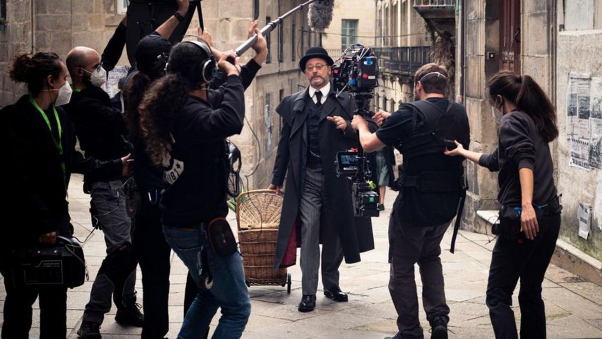 El actor Jean Reno, durante el rodaje en Vigo.   | // BAMBÚ