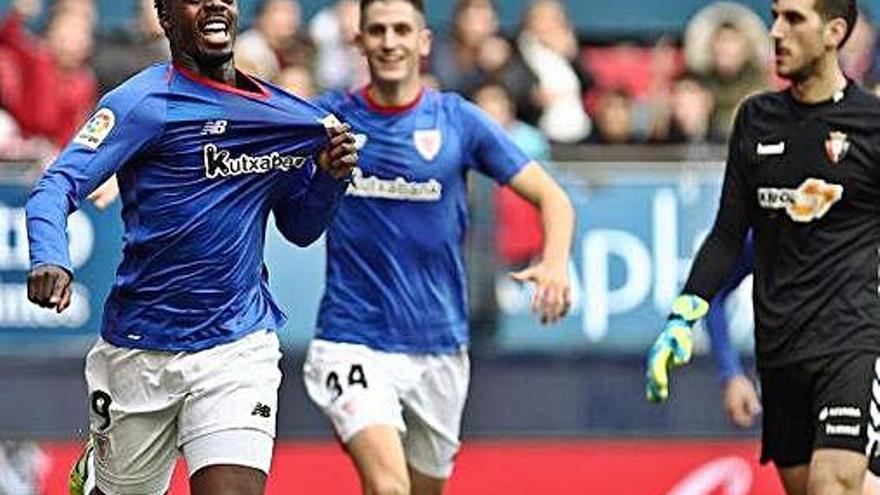 Iñaki Williams celebra el primer gol del Athletic ayer en El Sadar.