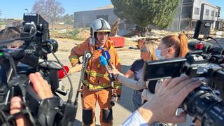 El sargento de bomberos de Torrent: "El peligro inminente es la posibilidad de derrumbe de la estructura"