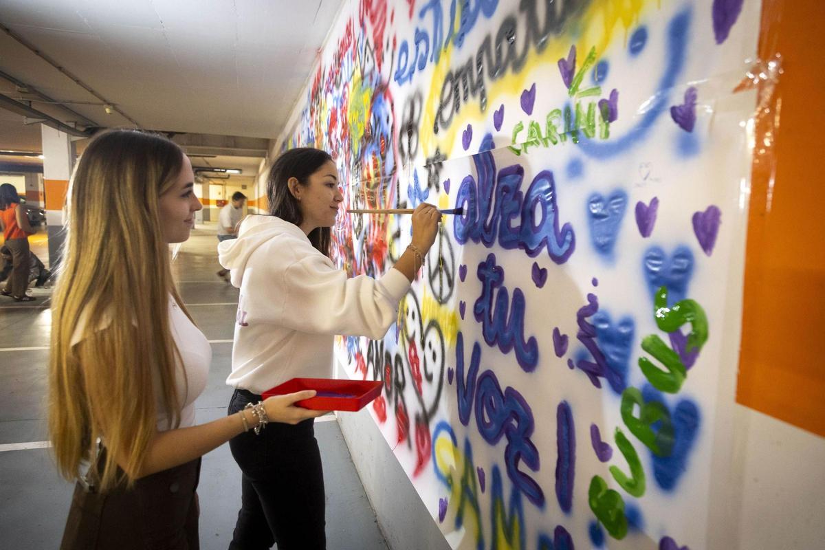 Los estudiantes se pusieron a prueba con un mural colectivo a partir de sus reflexiones.