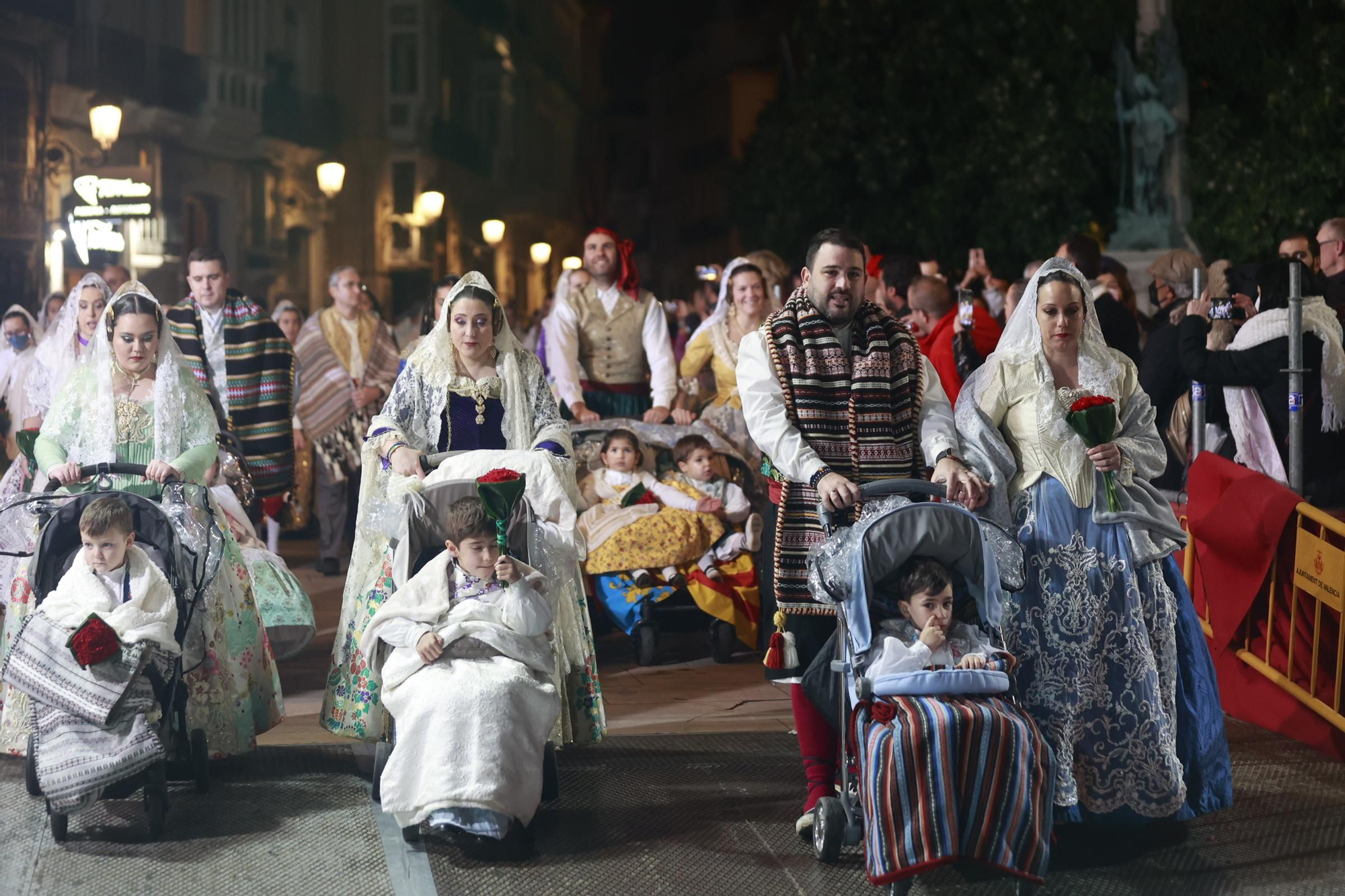 Búscate en la Ofrenda por la calle Quart (entre 23.00 y 24.00 horas)