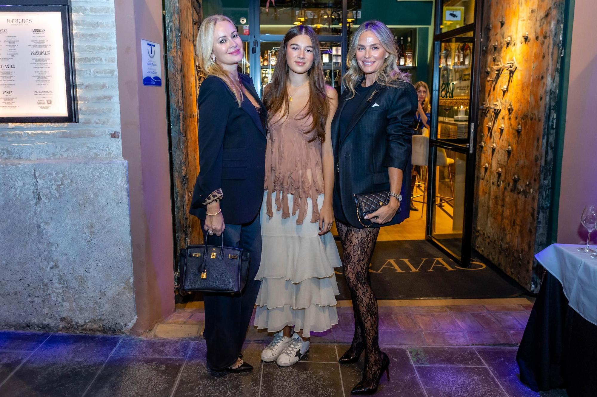 PACHI VIOLES, DANIELA AGUILAR Y VERΉCA LЅZ.jpg