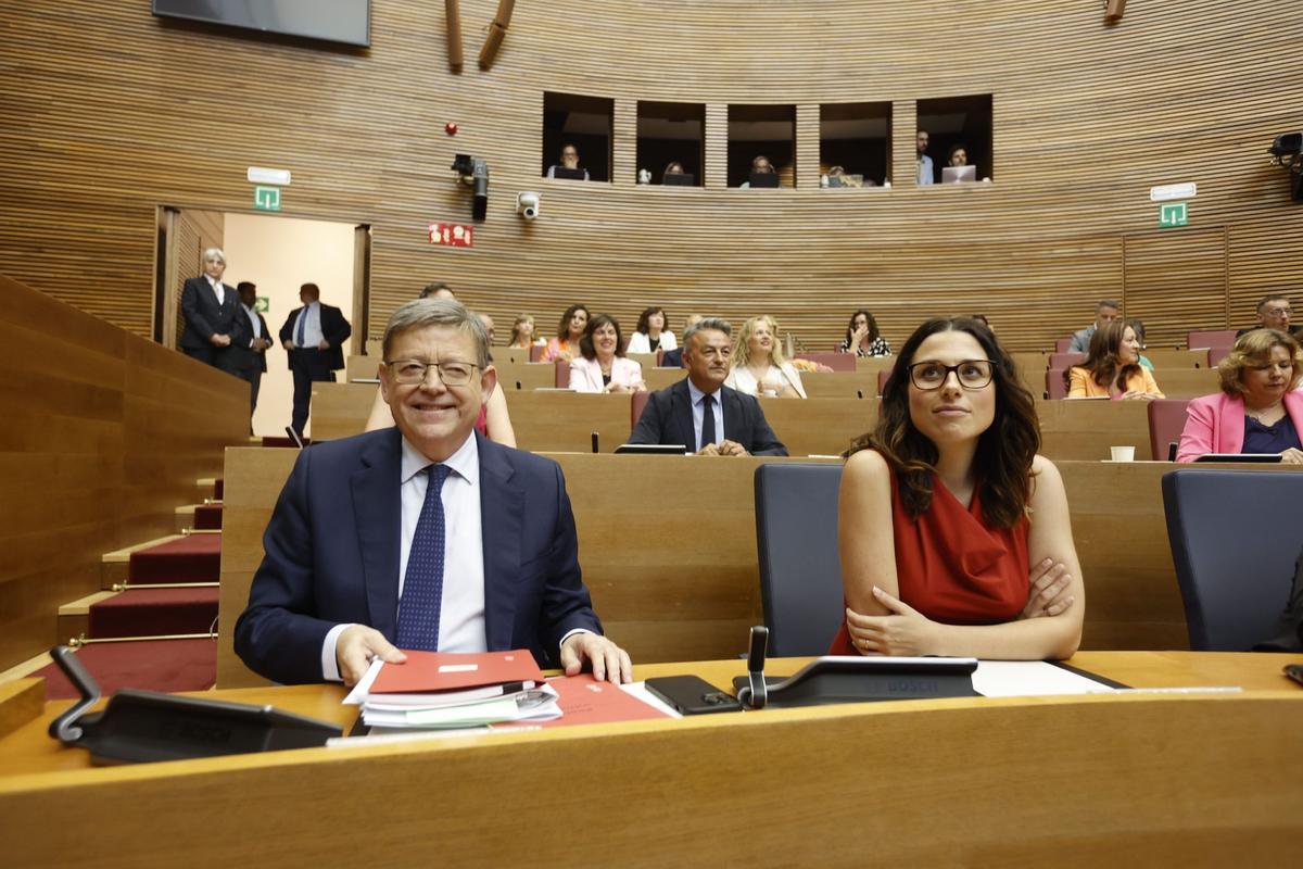 Ximo Puig y Aitana Mas en el pleno de investidura de las Cortes.