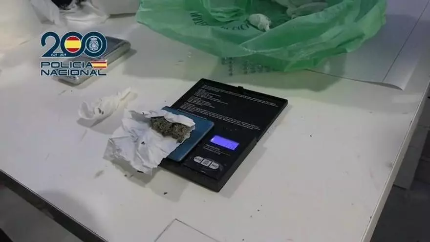 VIDEO | Desmantelan dos puntos de venta de marihuana en la zona de Foners, en Palma