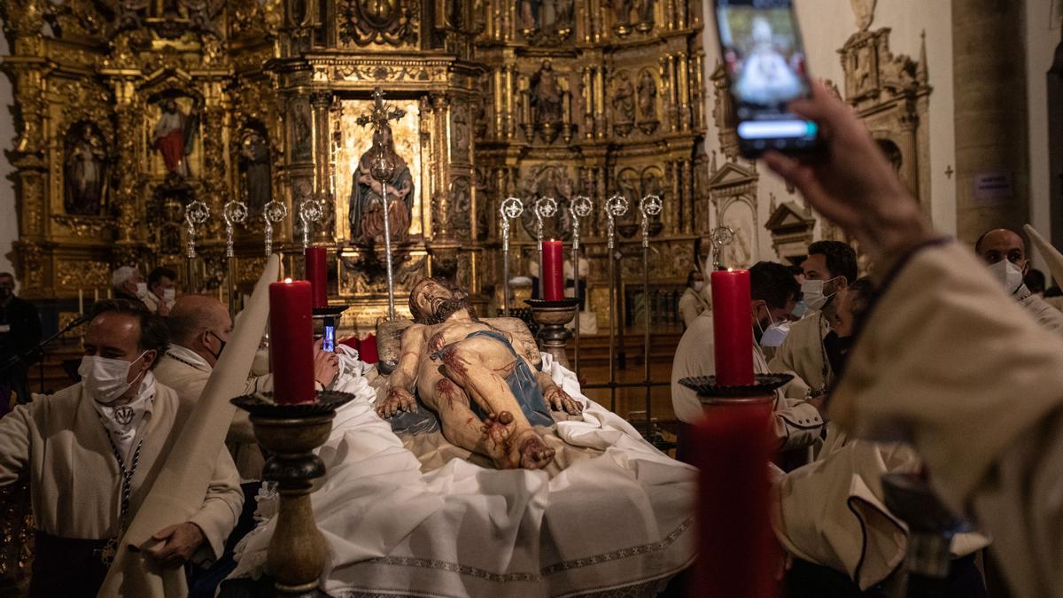 La imagen del Yacente el último Jueves Santo en San Andrés