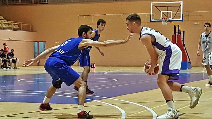 Un partido de esta liga del equipo gandiense. | FIRMA FOTÓGRAFO