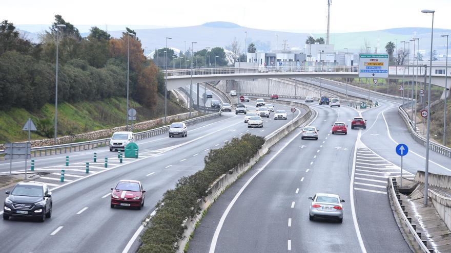 Adjudicadas las obras de eficiencia energética para tres carreteras en Montoro, Córdoba capital y Posadas