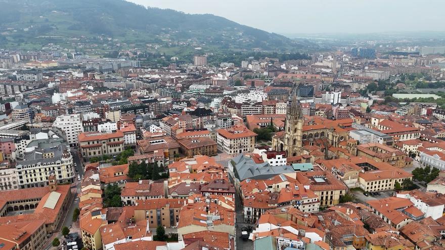 Oviedo, a pie de calle: un acercamiento a una ciudad milenaria a través de sus barrios